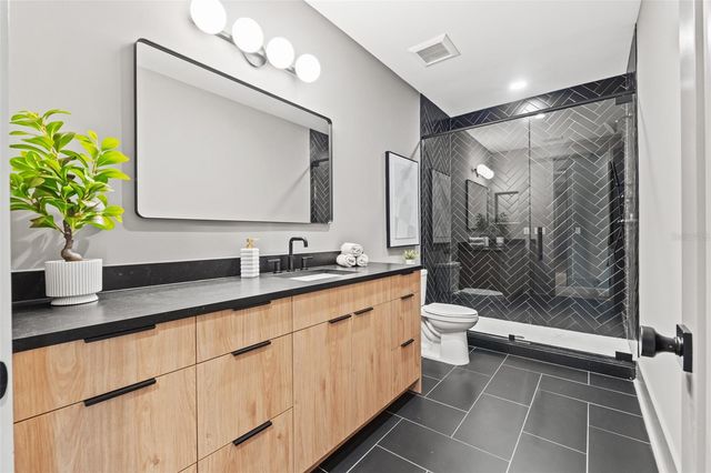 807 W PARK AVENUE, Tampa, FL 33602