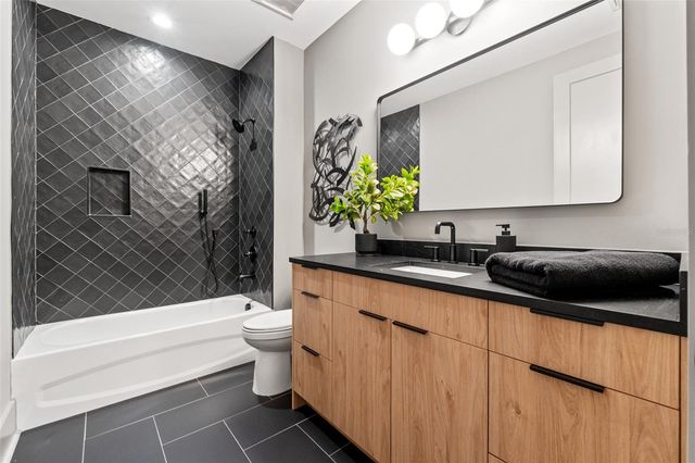 807 W PARK AVENUE, Tampa, FL 33602