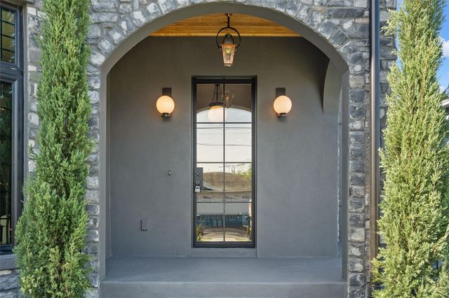 807 W PARK AVENUE, Tampa, FL 33602