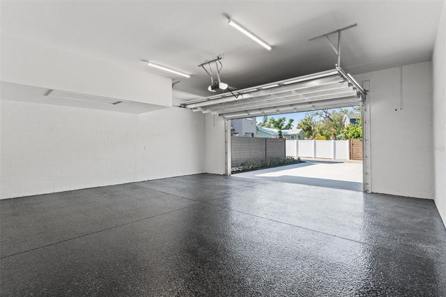 807 W PARK AVENUE, Tampa, FL 33602