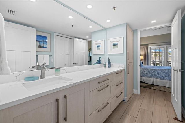 1275 SIESTA BAYSIDE DRIVE 1275, Sarasota, FL 34242