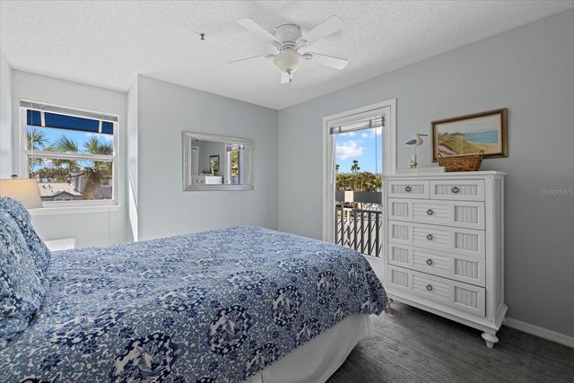 1275 SIESTA BAYSIDE DRIVE 1275, Sarasota, FL 34242