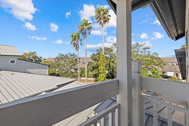 1275 SIESTA BAYSIDE DRIVE 1275, Sarasota, FL 34242