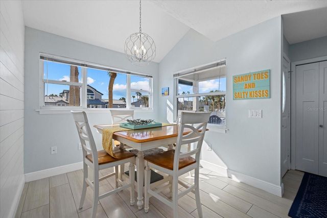 1275 SIESTA BAYSIDE DRIVE 1275, Sarasota, FL 34242