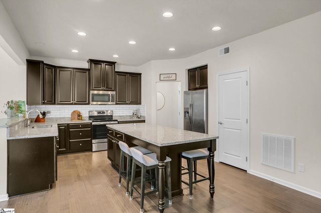 15 Fawn Hill Drive, Simpsonville, SC 29681