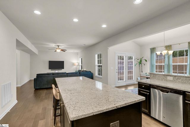 15 Fawn Hill Drive, Simpsonville, SC 29681