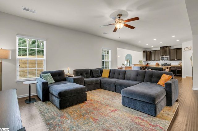 15 Fawn Hill Drive, Simpsonville, SC 29681