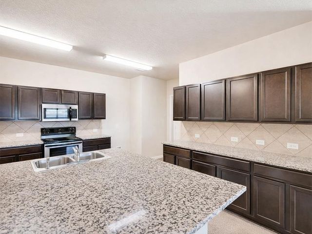 5913 Diamondleaf BND, Austin, TX 78724