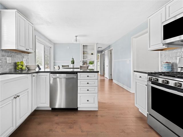 198 Asylum Road, Warwick, RI 02886