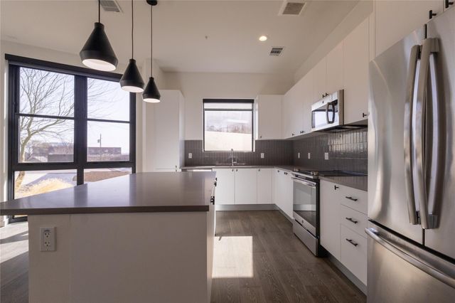 800 Embassy DR 137, Austin, TX 78702