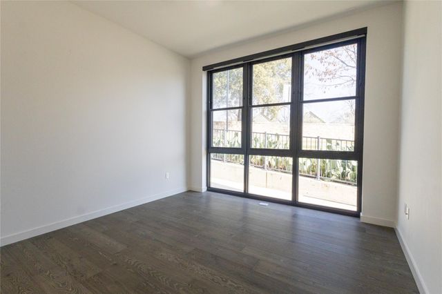 800 Embassy DR 137, Austin, TX 78702