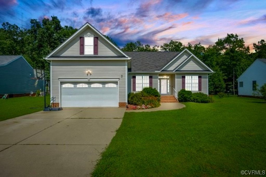 15513 Parkgate Dr, Chester, VA 23831