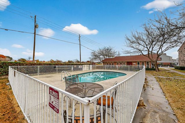 2200 E Trinity Mills Road 616, Carrollton, TX 75006