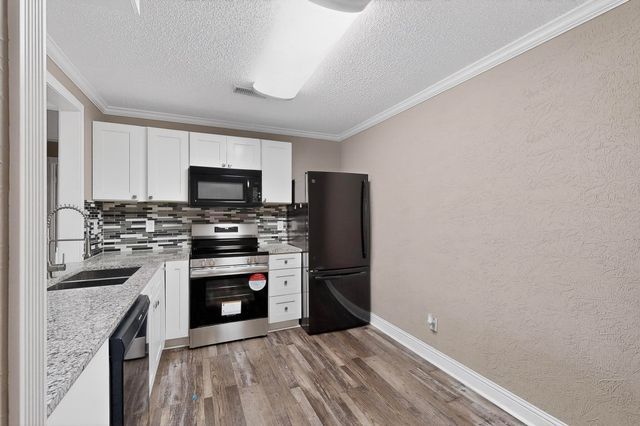 2200 E Trinity Mills Road 616, Carrollton, TX 75006