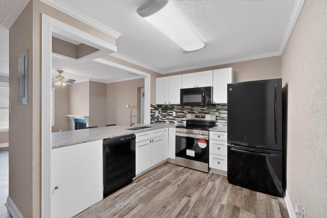 2200 E Trinity Mills Road 616, Carrollton, TX 75006