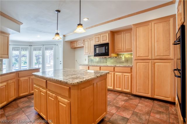 2411 Wyndermere, Fort Smith, AR 72903