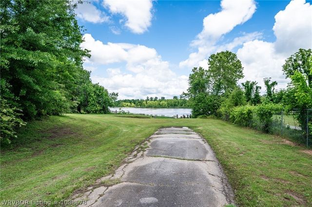 2411 Wyndermere, Fort Smith, AR 72903
