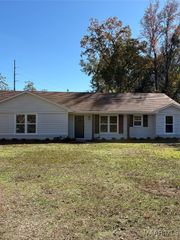 201 Pinehaardt Drive, Selma, AL 36701