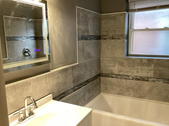 1870 Dalewood Place, Cincinnati, OH 45237