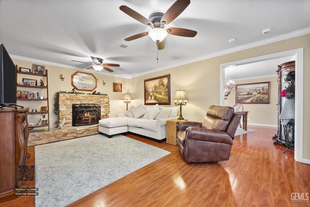 305 Borman Avenue, Bakersfield, CA 93308