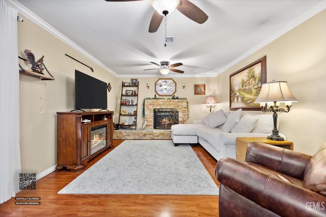 305 Borman Avenue, Bakersfield, CA 93308