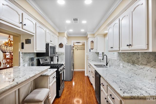 305 Borman Avenue, Bakersfield, CA 93308