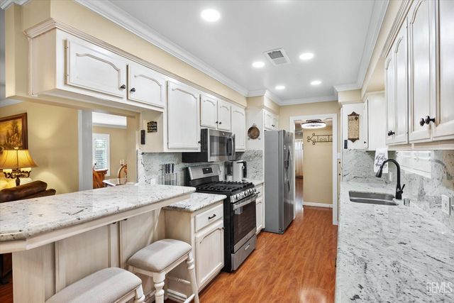 305 Borman Avenue, Bakersfield, CA 93308