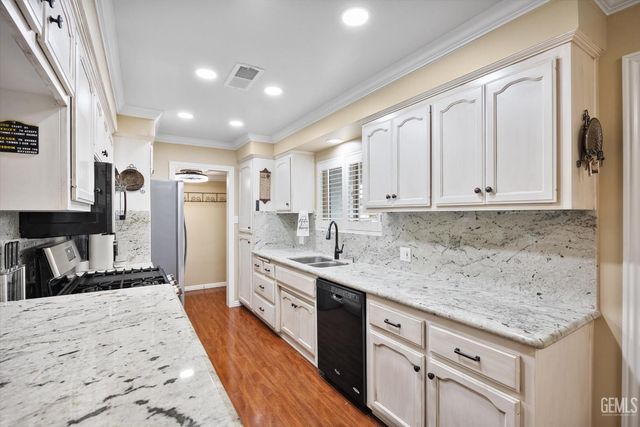 305 Borman Avenue, Bakersfield, CA 93308