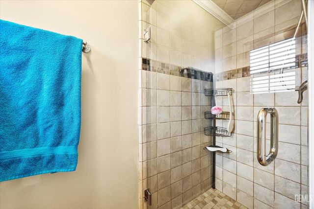 305 Borman Avenue, Bakersfield, CA 93308