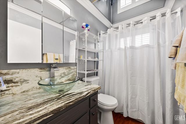 305 Borman Avenue, Bakersfield, CA 93308