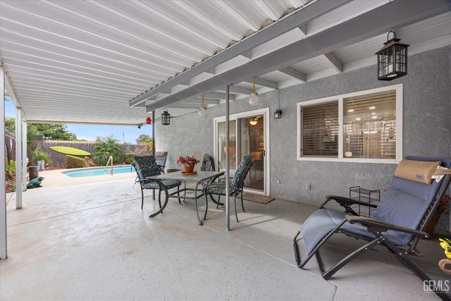 305 Borman Avenue, Bakersfield, CA 93308