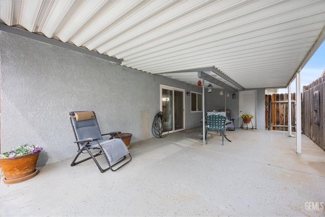 305 Borman Avenue, Bakersfield, CA 93308