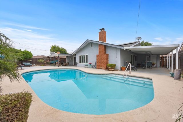 305 Borman Avenue, Bakersfield, CA 93308