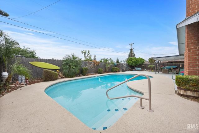 305 Borman Avenue, Bakersfield, CA 93308