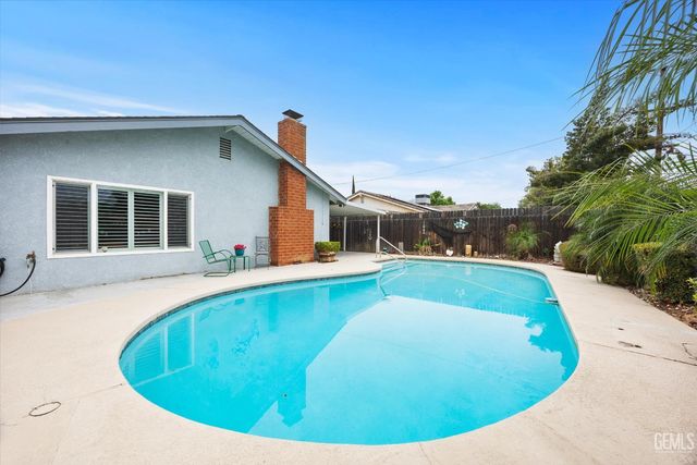 305 Borman Avenue, Bakersfield, CA 93308