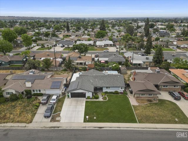 305 Borman Avenue, Bakersfield, CA 93308