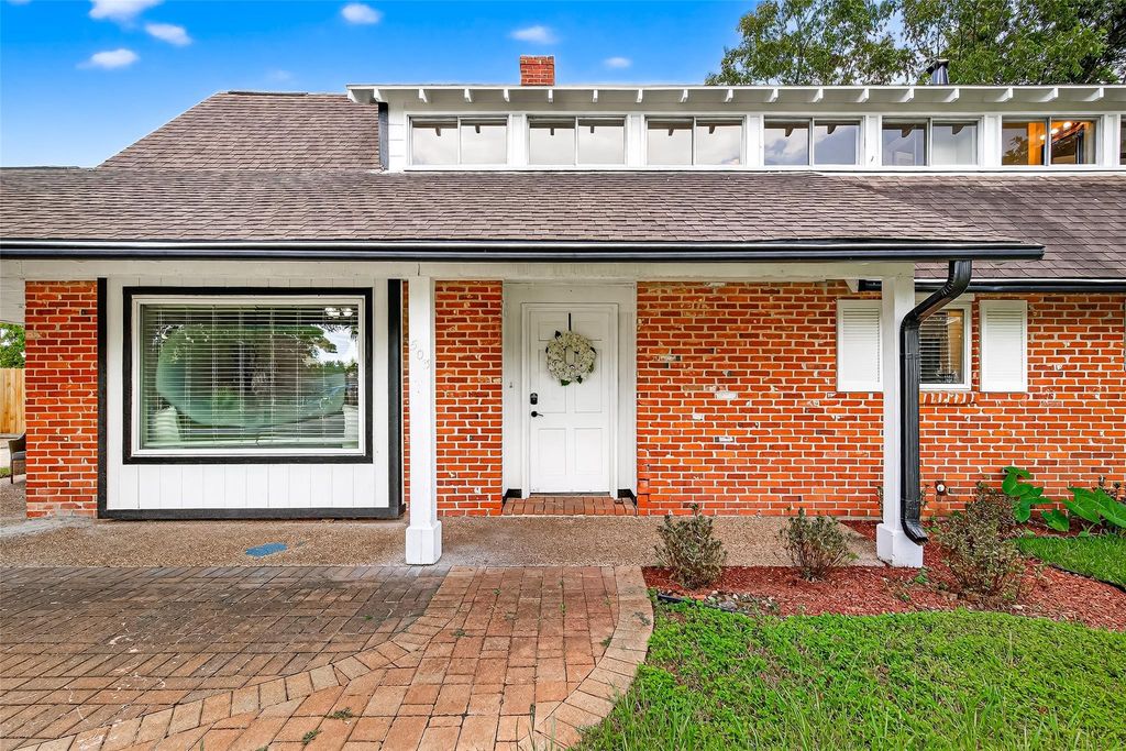 503 S Shady Lane, La Porte, TX 77571
