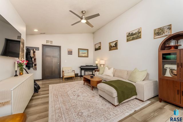 9416 W Gert St Street, Sioux Falls, SD 57106