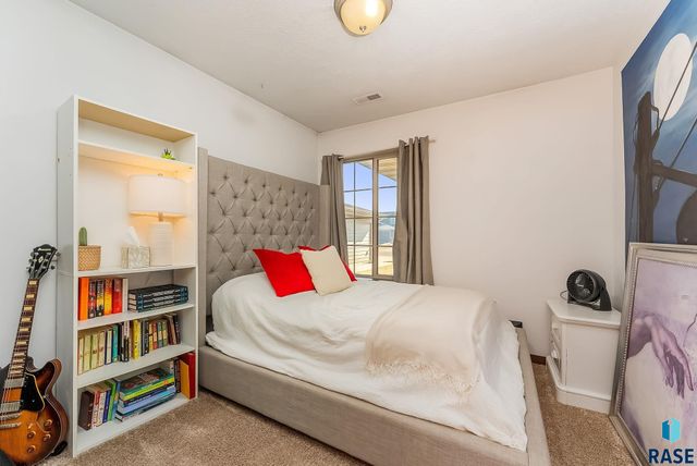 9416 W Gert St Street, Sioux Falls, SD 57106