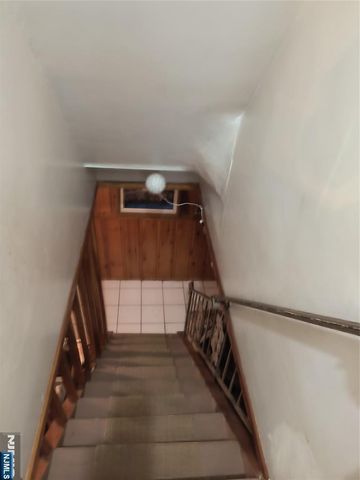 201 Hussa, Linden, NJ 07036