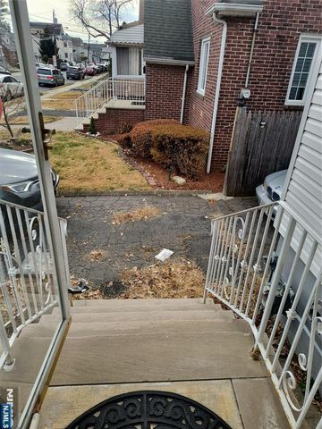 201 Hussa, Linden, NJ 07036
