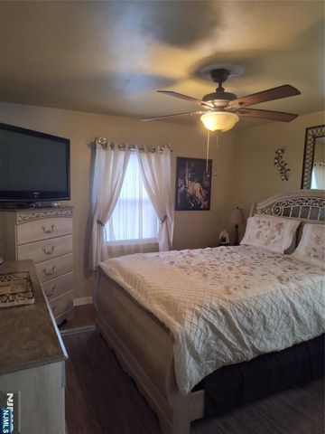 201 Hussa, Linden, NJ 07036