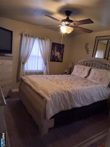 201 Hussa, Linden, NJ 07036