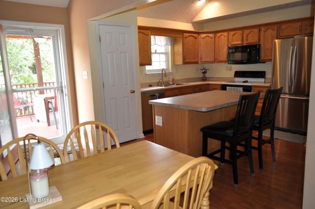 11304 Sullivan Ct, Louisville, KY 40229
