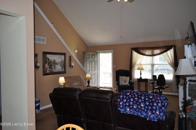 11304 Sullivan Ct, Louisville, KY 40229