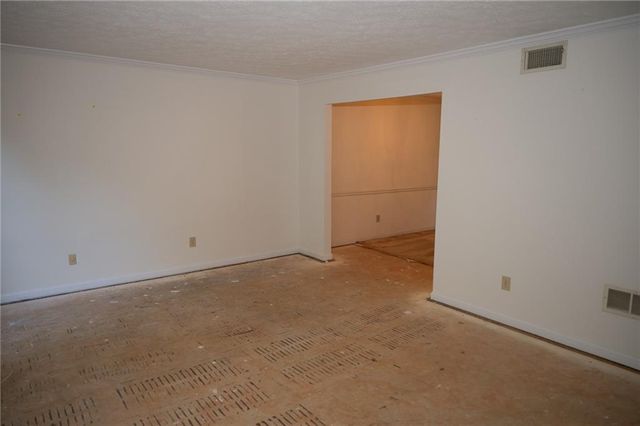 2210 Laurel Mill Way, Roswell, GA 30076