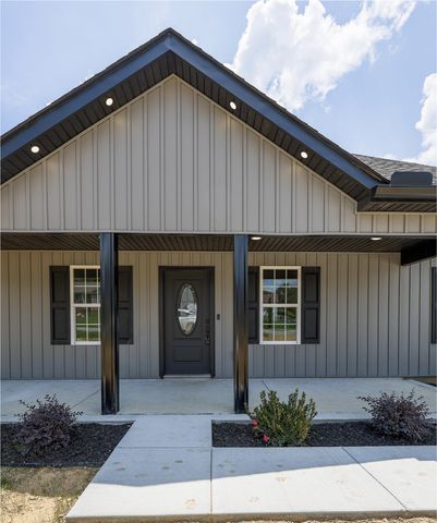 502 Hennessee Ave, Morrison, TN 37357