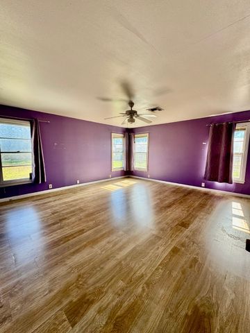 216 Bluebonnett Drive, Marlin, TX 76661