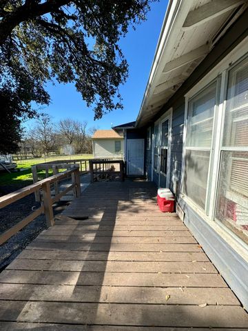 216 Bluebonnett Drive, Marlin, TX 76661