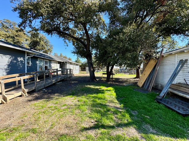 216 Bluebonnett Drive, Marlin, TX 76661